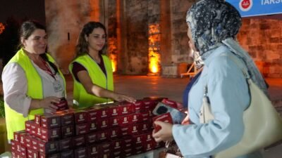 Mersin’in Tarsus ilçesinde Mevlid Kandili dolayısıyla 16 cami ve çevresinde