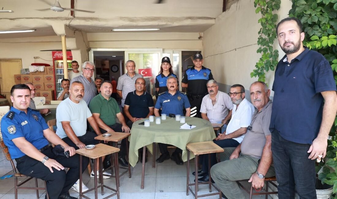 Mersin Emniyet Müdürü Aktaş, vatandaşlarla bir araya geldi Mersin İl Emniyet Müdürü Fahri Aktaş, vatandaşların huzur ve güvenliğinin sağlanmasına