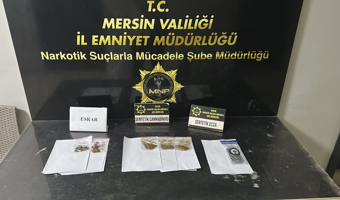Mersin’de uyuşturucu madde ticareti yaptığı belirlenen sokak satıcılarına yönelik Mezitli