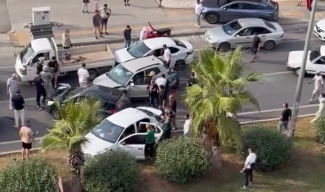 Mersin’de 7 araçlı zincirleme kaza: 3 yaralı Mersin Erdemli ilçesinde 7 aracın karıştığı zincirleme trafik kazasında 3