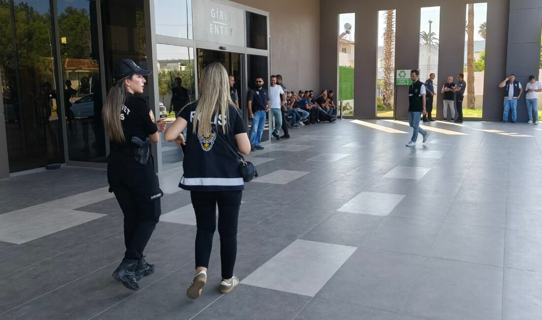 Kazazedelerin yakınlarının Taşucu Limanı’ndaki endişeli bekleyişleri sürüyor Kuzey Kıbrıs Türk Cumhuriyeti’nin (KKTC) Girne kenti açıklarında meydana gelen