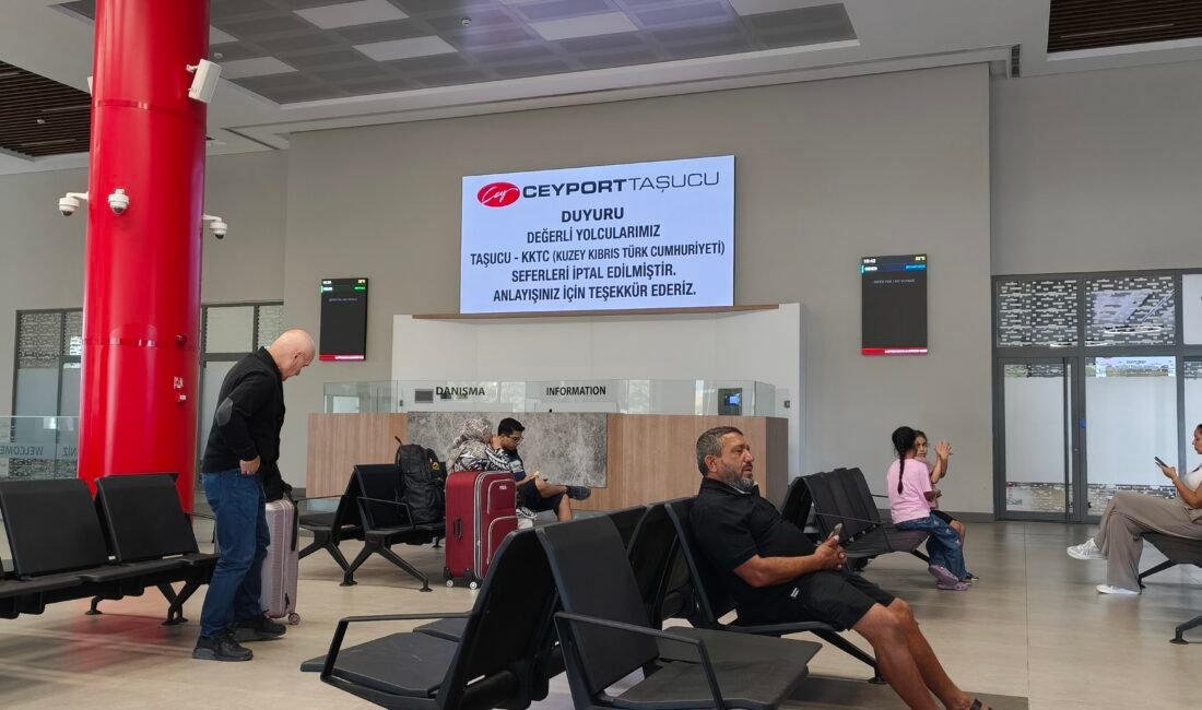 Mersin’in Silifke ilçesindeki Taşucu Limanı’ndan Kuzey Kıbrıs Türk Cumhuriyeti’ne (KKTC)