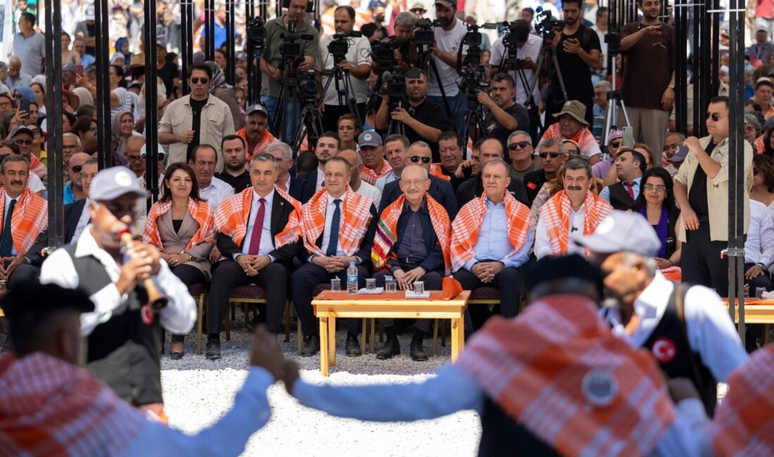 SEÇER: “MERSİN’E EŞİTLİK VE ADALETLE HİZMET EDİYORUZ” Türkiye Belediyeler Birliği (TBB) ve Mersin Büyükşehir Belediye Başkanı Vahap