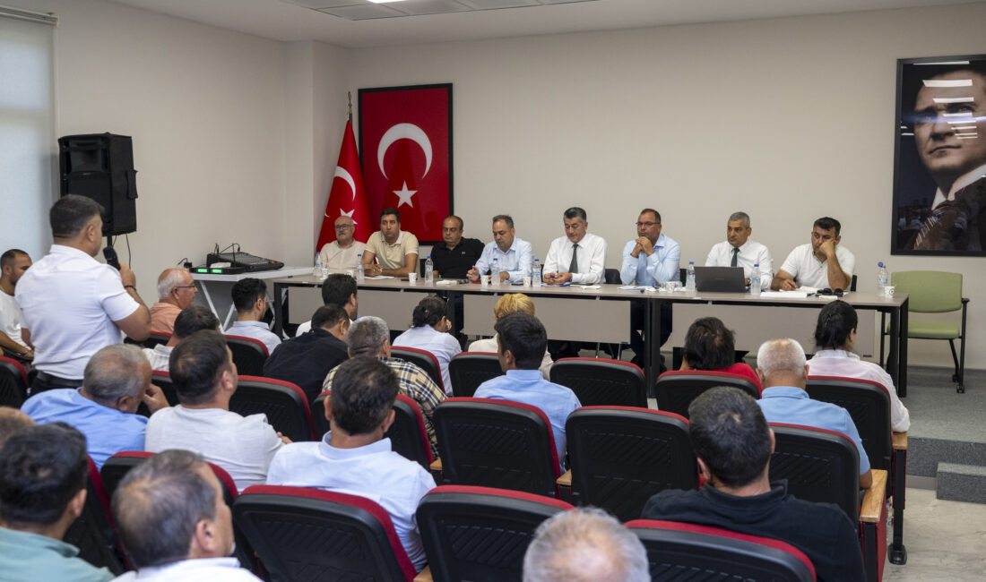 MERSİN BÜYÜKŞEHİR VE SİLİFKE BELEDİYESİ İŞ BİRLİĞİ İLE SÖZ MUHTARLARDA Mersin Büyükşehir Belediyesi ile Silifke Belediyesi iş birliğinde düzenlenen ‘Silifke Mahalle