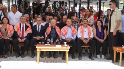 Kılıçdaroğlu Yörük etkinliğinde konuştu: “Yörük demek özgürlük demektir” CHP Genel Başkanı Kemal Kılıçdaroğlu, Mersin’in Toroslar ilçesinde düzenlenen 2. Kardeş