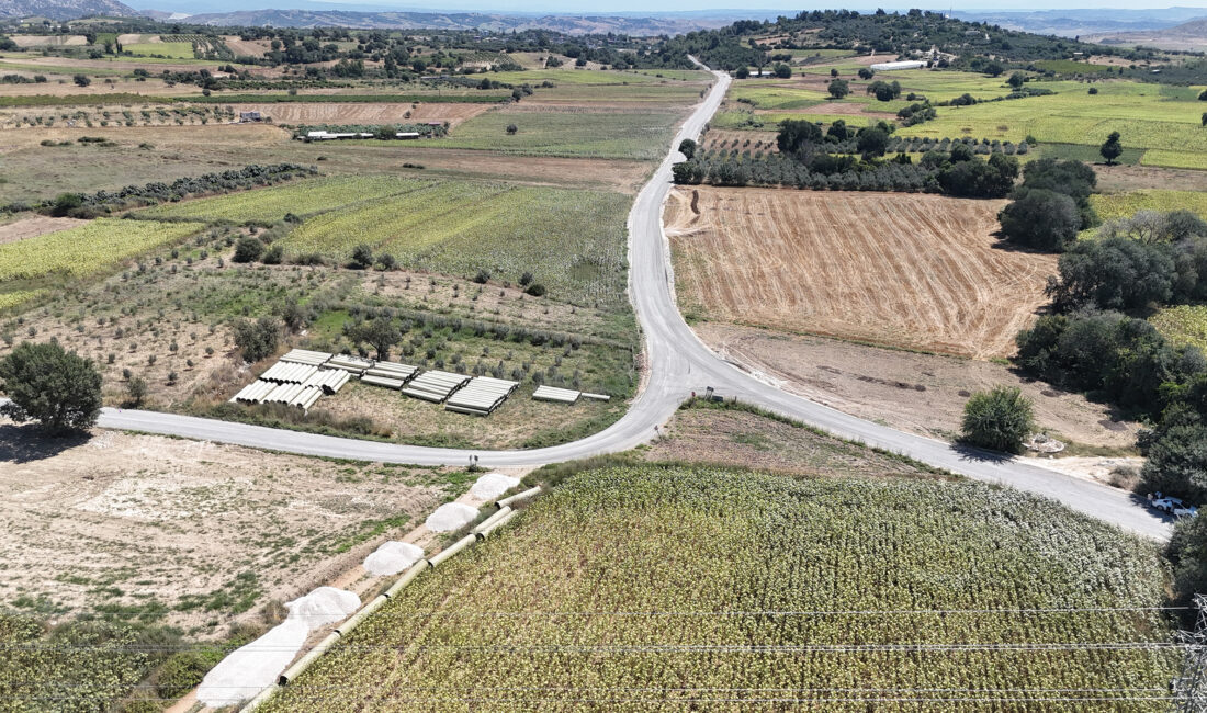 Mersin Büyükşehir Belediyesi, kırsal bölgelerde sathi asfalt döküm çalışmalarını hızlandırdı.