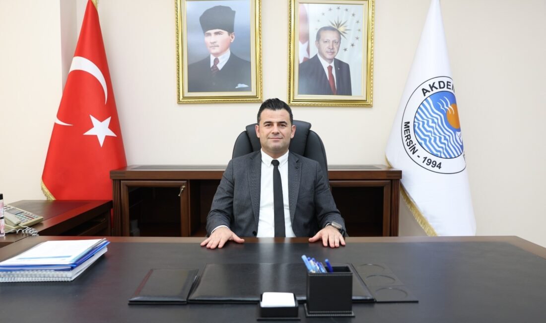 Akdeniz Kaymakamı ve Belediye Başkan Vekili Murat Beşikçi, 30 Ağustos