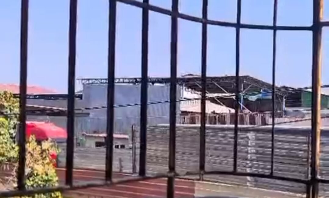 TOROSLAR’DA ZEHİR SAÇILIYOR! MAHALLELİ TEPKİLİ Yalınayak'ta Atık ve Plastik Yakılıyor, Gökyüzü Simsiyah Oluyor