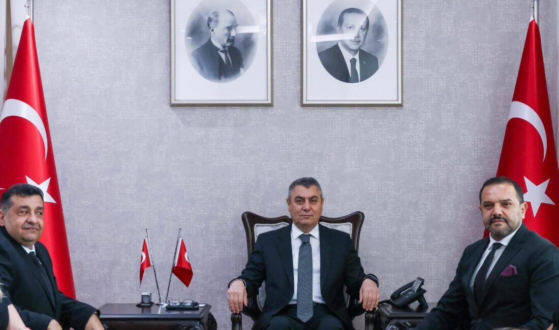 Mersin Valisi Sayın Atilla Toros, makamında Yeni Mersin İdman Yurdu