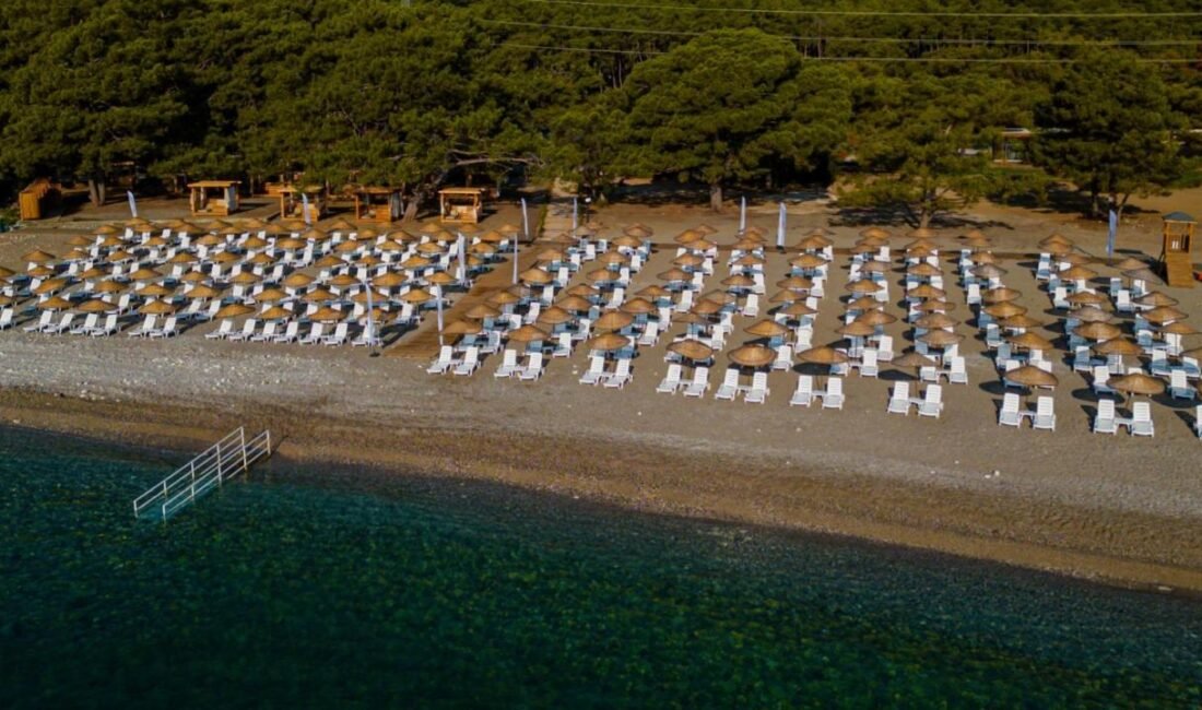 Tatil artık lüks, denize girmek halk plajlarına kaldı!