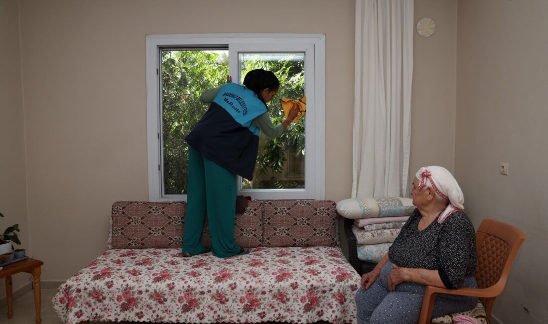 Akdeniz Belediyesi, yerel yönetimlerde sosyal sorumluluk anlayışını sürdürerek yalnız yaşayan,