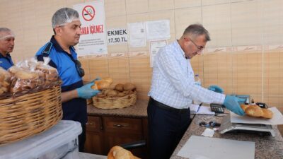 Akdeniz Belediyesi Zabıta Müdürlüğü ekipleri, ilçe genelinde faaliyet gösteren fırınlara