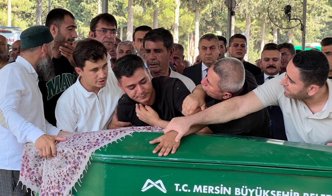 Gemi faciasında hayatını kaybeden hastane personeli Gülcan Gürel son yolculuğuna uğurlandı Kuzey Kıbrıs Türk Cumhuriyeti’nin (KKTC) Girne kenti açıklarında meydana gelen