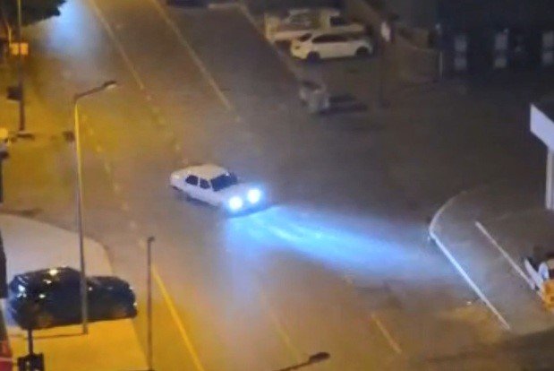 Mersin’in Erdemli ilçesinde Tofaş Şahin marka otomobil ile drift atan