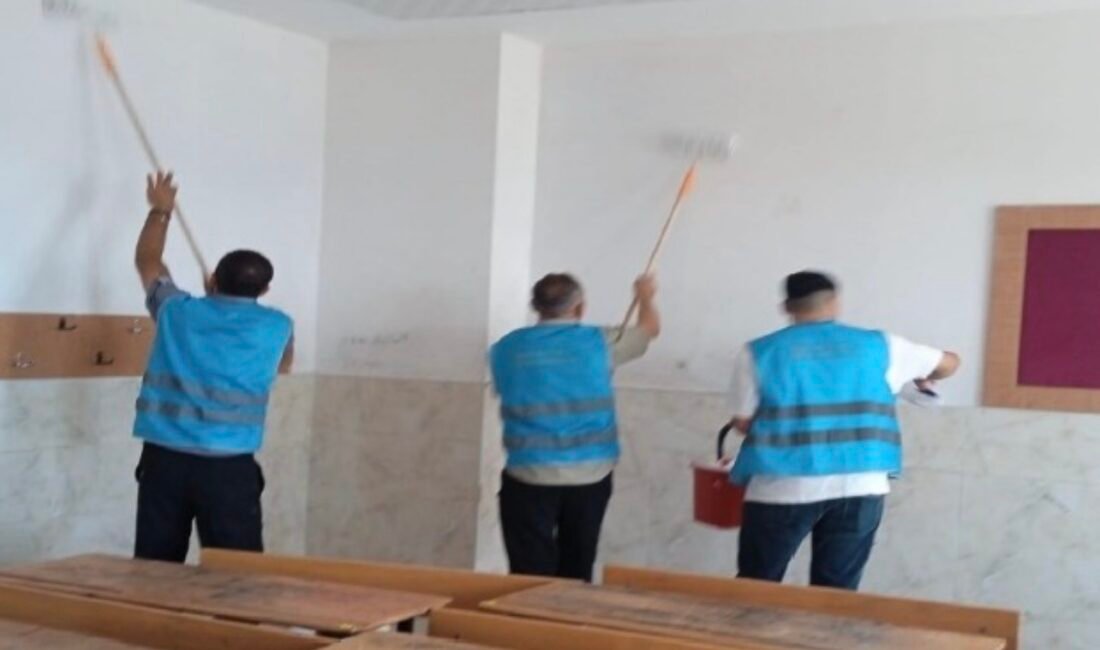 Mersin’de denetimli serbestlik yükümlülerinden 6 okulda bakım ve tadilat Mersin‘de denetimli serbestlik yükümlüleri, kamu yararına çalışma kapsamında 6 okulda