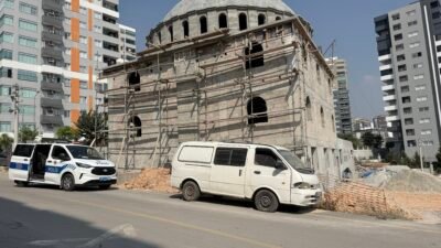Gece bekçi inşaatta ölü bulundu Mersin’in Tarsus ilçesinde bir cami inşaatında gece bekçiliği yapan 56