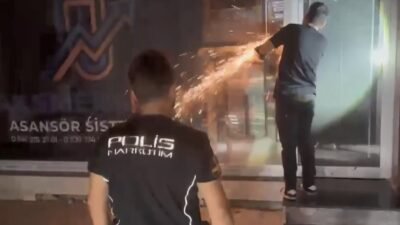 Mersin’de polis ekiplerince kapı kilidi kesilerek girilen adreste 2 milyon