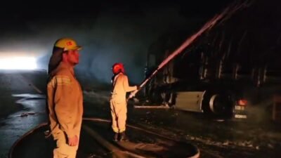 Adana-Pozantı Otoyolu üzerinde bulunan Gülek Tüneli’nde seyir halindeki tırda çıkan