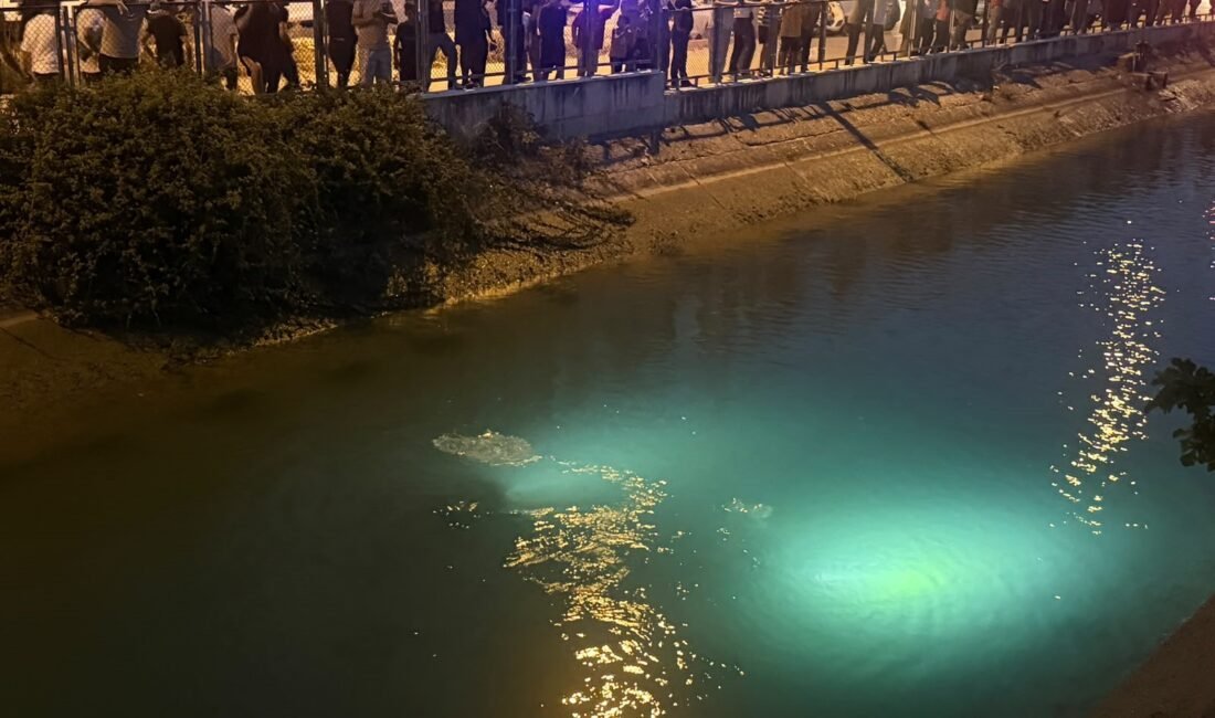 12 yaşındaki çocuk serinlemek için girdiği kanalda boğuldu Mersin’in Tarsus ilçesinde serinlemek için sulama kanalına giren 12 yaşındaki