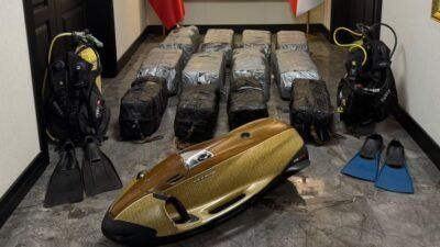 Mersin’e yurt dışından gelen gemiye yönelik düzenlenen operasyonda su altında