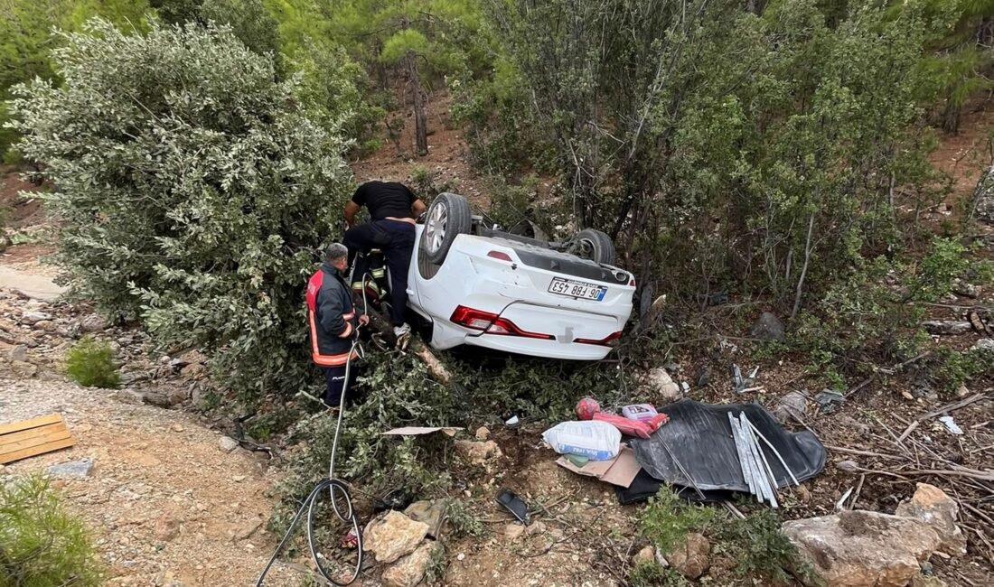 Mersin’de seyir halindeki otomobil devrildi: 1 ağır yaralı Mersin’in Mut ilçesinde kontrolden çıkan otomobilin şarampole devrilmesi sonucu sürücü