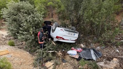 Mersin’in Mut ilçesinde kontrolden çıkan otomobilin şarampole devrilmesi sonucu sürücü