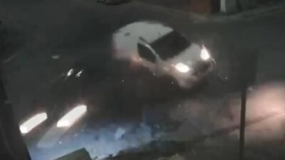 Mersin’de araçlar çapıştı: 2 yaralı Mersin’in Tarsus ilçesinde otomobil ile hafif ticari aracın çarpıştığı kazada