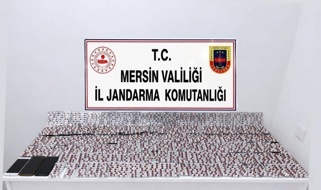 Mersin’de jandarma ekiplerinin uyuşturucu madde ticareti yaptığı belirlenen şüphelilere yönelik