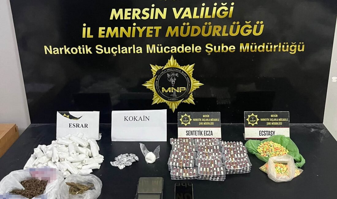 Mersin’de uyuşturucu operasyonları: 5 tutuklama Mersin’de polisin düzenlediği uyuşturucu operasyonlarında yakalanan 12 şüpheliden 5’i tutuklandı.