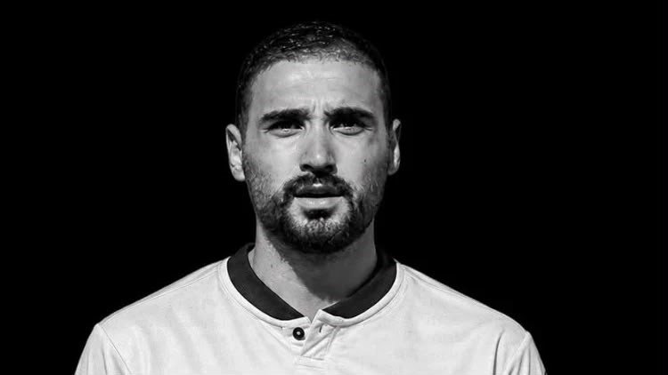 Mersinli Tolga Kalender 25 yaşında hayatını kaybetti Trendyol 1. Lig ekiplerinden Bandırmaspor’un 25 yaşındaki savunma oyuncusu Tolga Kalender, tedavi