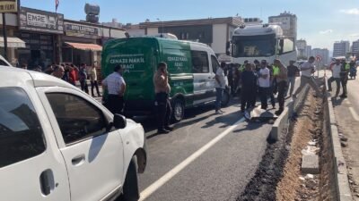 Tankerin çarptığı yaya hayatını kaybetti Mersin’in Erdemli ilçesinde yolun karşısına geçerken tankerin çarptığı kadın hayatını