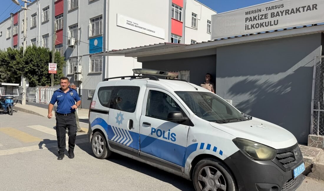 Mersin‘in Tarsus ilçesinde 1. sınıf öğrencisinin çantasından tabanca çıktı. Olayla