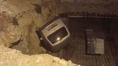 Mersin’in Anamur ilçesinde bir şahıs, kavga ettiği kişiye aracıyla çarpıp