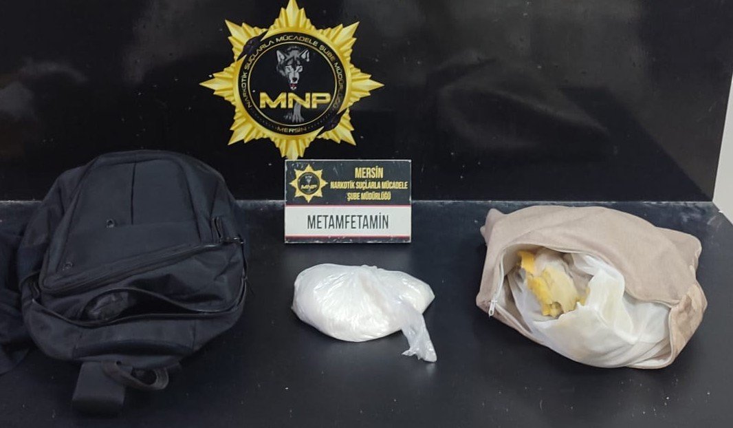 Mersin’de torbacı operasyonu: 4 tutuklama Mersin’de narkotik ekiplerinin yaptığı çalışmada torbacı olarak tabir edilen uyuşturucu