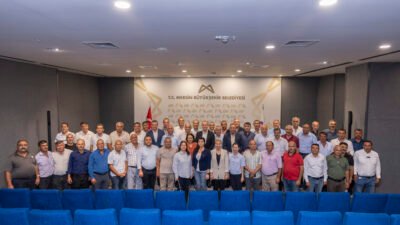 BAŞKAN SEÇER, SİLİFKE İLÇESİNİN MAHALLE MUHTARLARI İLE BİR ARAYA GELDİ Türkiye Belediyeler Birliği (TBB) ve Mersin Büyükşehir Belediye Başkanı Vahap
