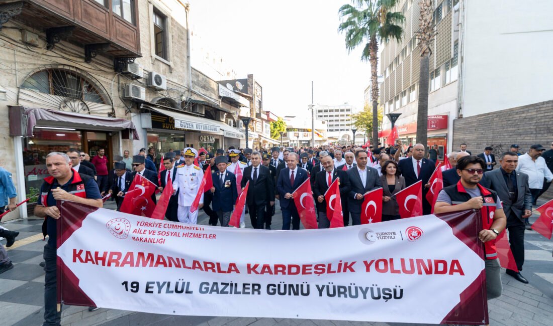 BAŞKAN SEÇER, ’19 EYLÜL GAZİLER GÜNÜ PROGRAMLARI’NA KATILDI Türkiye Belediyeler Birliği (TBB) ve Mersin Büyükşehir Belediye Başkanı Vahap