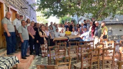 Arslanköy sakinleri, bölgede yapılması planlanan boksit madeni genişletmesine karşı Çınar