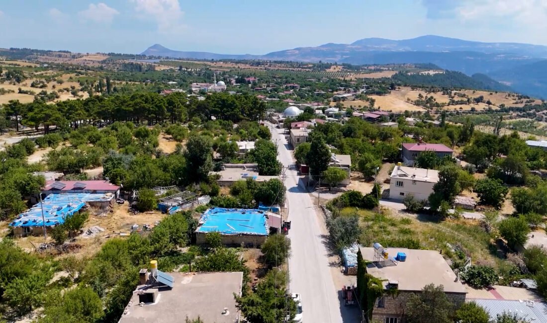 GÜLNAR’IN ULAŞIMINDA MERSİN BÜYÜKŞEHİR İLE YENİ BİR DÖNEM Yurttaşa en iyi hizmeti yapabilmek için Mersin’in 13 ilçesindeki sorunları