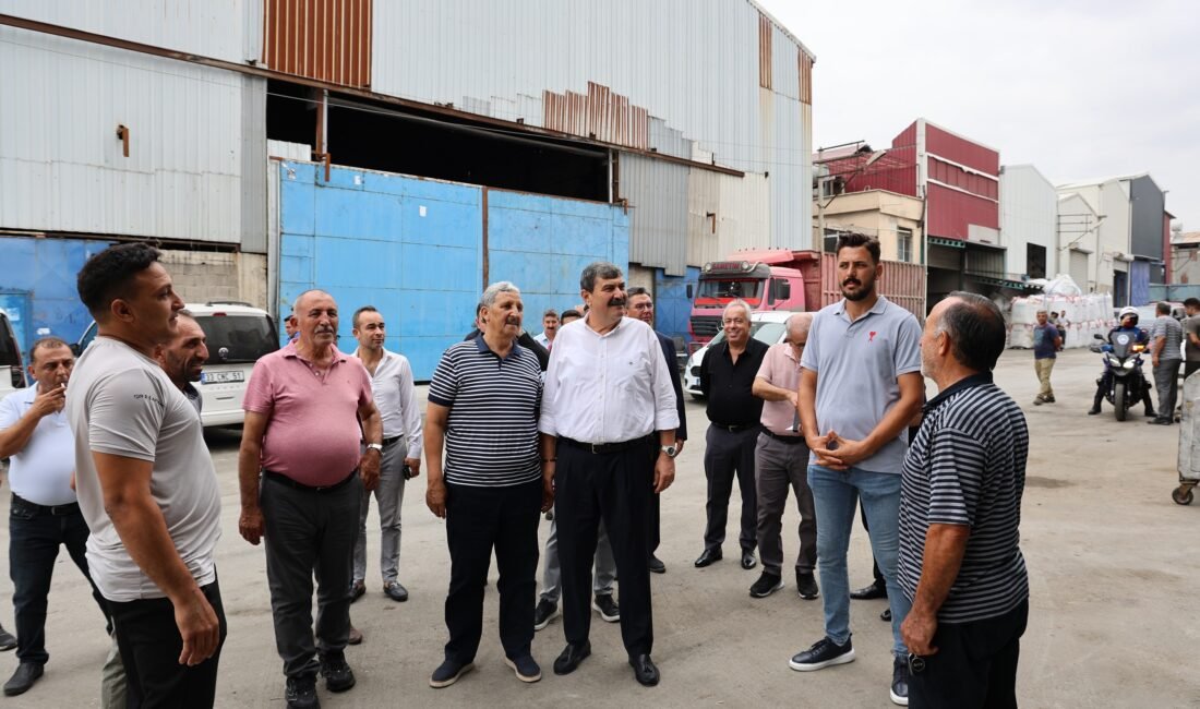 “TOROSLAR’IN YÜKSEK POTANSİYELİNİ HEP BİRLİKTE HAREKETE GEÇİRECEĞİZ” Toroslar Belediye Başkanı Abdurrahman Yıldız, Yalınayak Mahallesi’nde faaliyet gösteren Hurdacılar