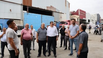 Toroslar Belediye Başkanı Abdurrahman Yıldız, Yalınayak Mahallesi’nde faaliyet gösteren Hurdacılar