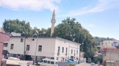 Mersin’in Gülnar ilçesinde günlük gazetelerin satışının durması, ilçedeki okuma kültürü