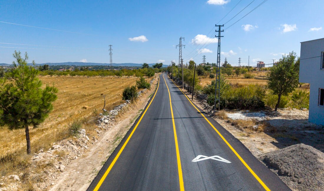 GÜLNARLI ÜRETİCİLERİN BAHÇELERİNE GİDEN YOL YENİ YÜZÜNE KAVUŞTU Mersin Büyükşehir Belediyesi Yol Yapım, Bakım ve Onarım Dairesi Başkanlığı,