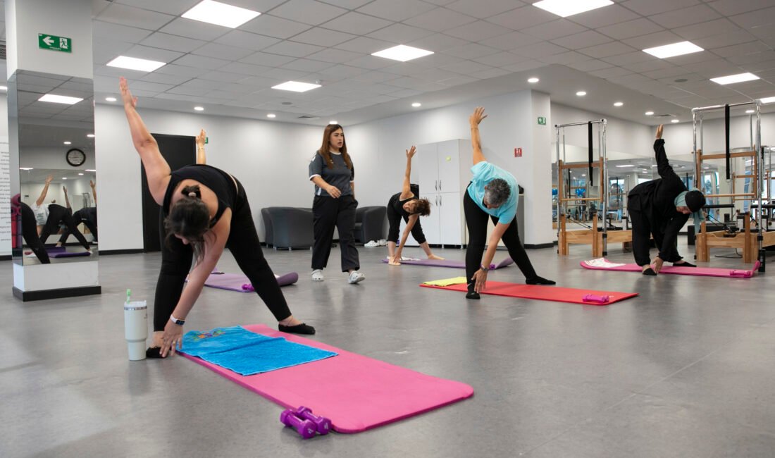 Mersin Büyükşehir Belediyesi’nin kadınlara yönelik ücretsiz olarak düzenlediği pilates kursları,