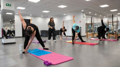 Mersin Büyükşehir Belediyesi’nin kadınlara yönelik ücretsiz olarak düzenlediği pilates kursları,