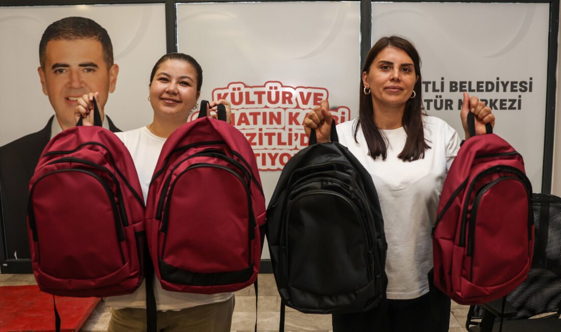 Mezitli Belediyesi, öğrencilerin eğitim hayatına katkı sunmak amacıyla hazırladığı kırtasiye