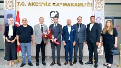 OSB Heyetinden Akdeniz Kaymakamı Murat Beşikçi’ye Hayırlı Olsun Ziyareti Mersin Organize Sanayi Bölgesi (MOSB) Yönetimi, yeni görevine başlayan Akdeniz