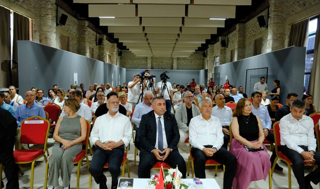 ADANA’DA DA MİKROPLASTİK ALARMI: “BU SORUN TÜM AKDENİZ’İN SORUNU” Forumda, Adana-Mersin hattında Doğu Akdeniz ölçeğinde ortak mücadele yürütülmesi çağrısı yapıldı.
