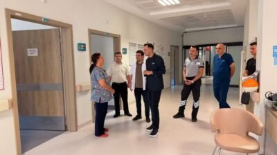 Gülnar Kaymakamı Emrah Aslan, Gülnar Devlet Hastanesi’ni ziyaret ederek yürütülen