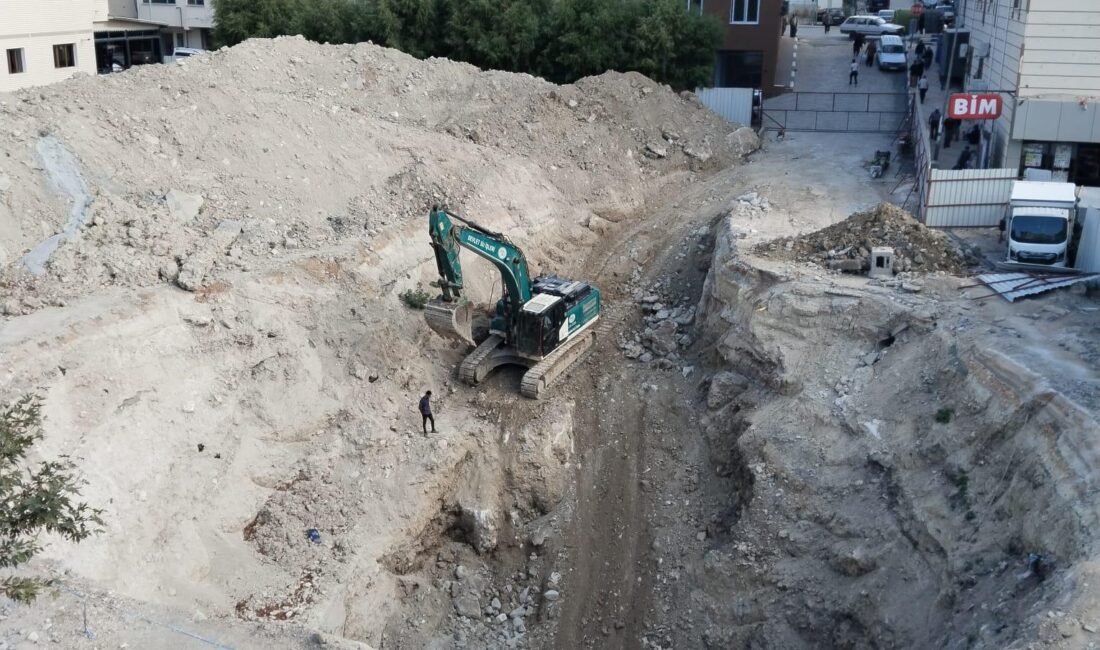 GÜLNAR ÇEVRE YOLU BİR AN ÖNCE YAPILSIN Mersin’in yayla ilçesi Gülnar’da artan trafik yoğunluğu, çevre yolu ihtiyacını