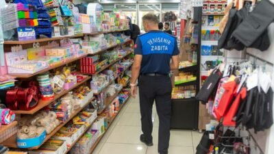 Yeni eğitim-öğretim yılı öncesinde denetimlerini artıran Yenişehir Belediyesi Zabıta ekipleri,